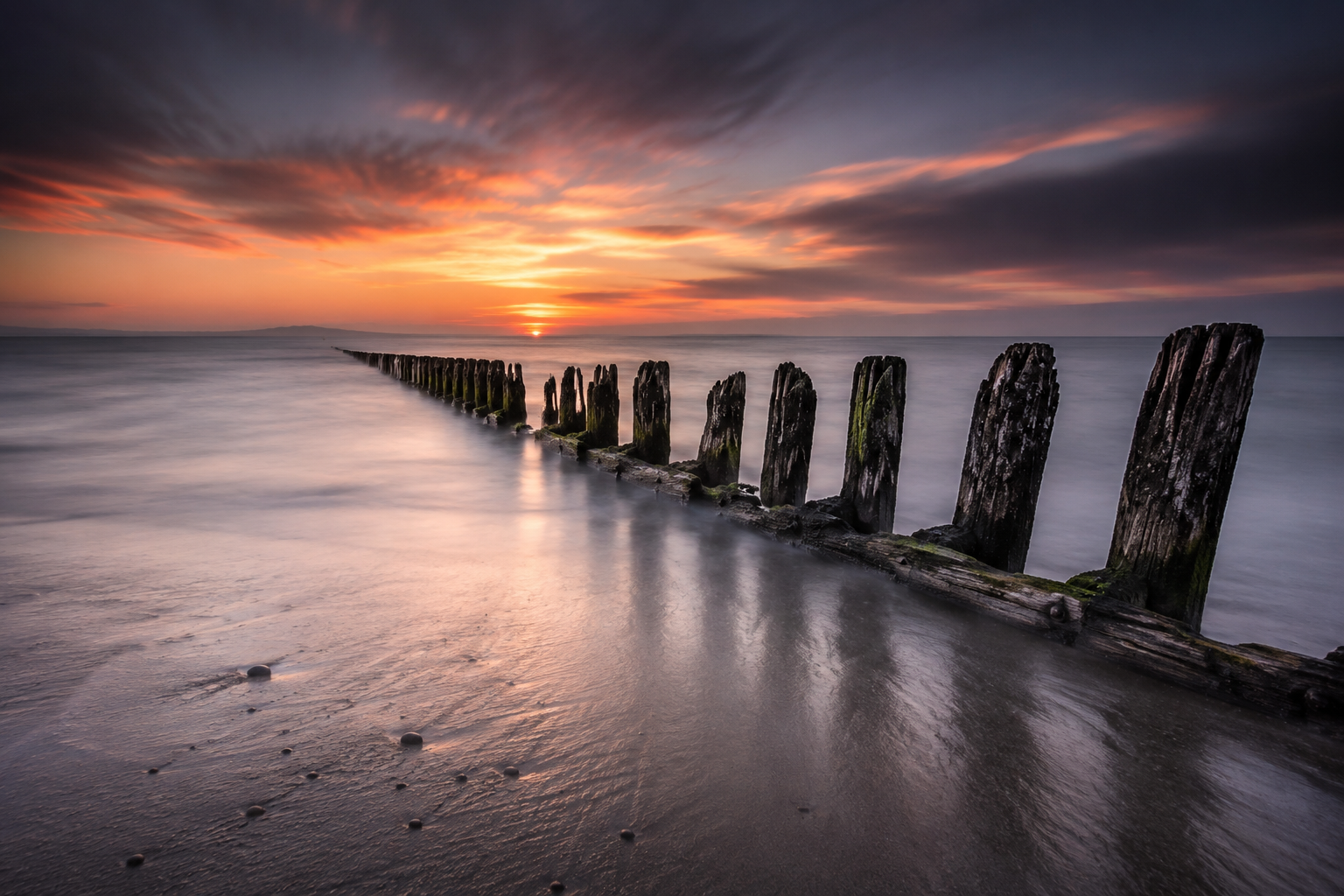 Decay and dusk by the shore